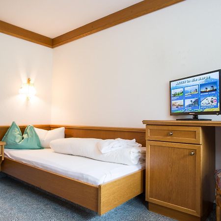 Alpenresidenz Ballunspitze - Kinderhotel Galtür Стая снимка